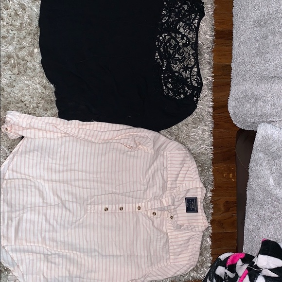 Clothes - Picture 3 of 4